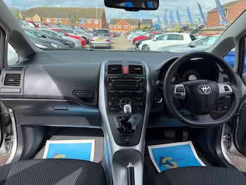 Used Toyota Auris 2010 for sale - 78384165: Photo