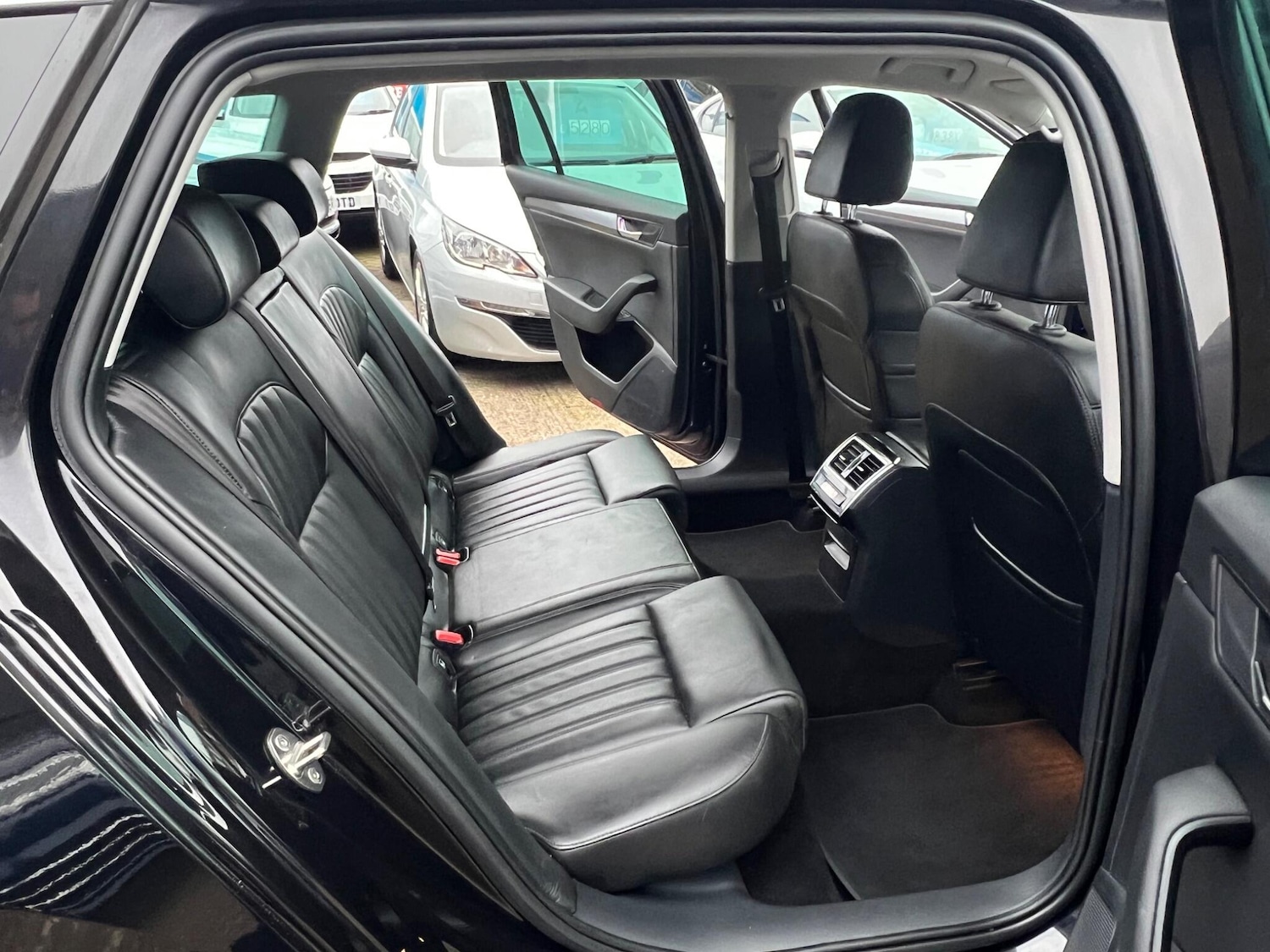 Used Skoda Superb 2017 for sale - 77039711: Photo 42