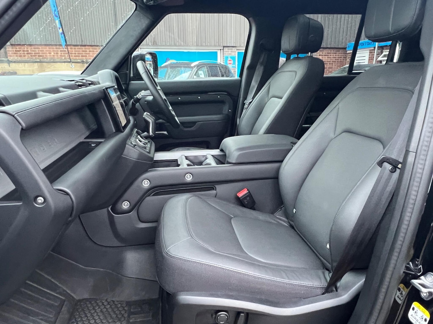 Used Land Rover Defender 110 for sale - 76997667: Photo 3