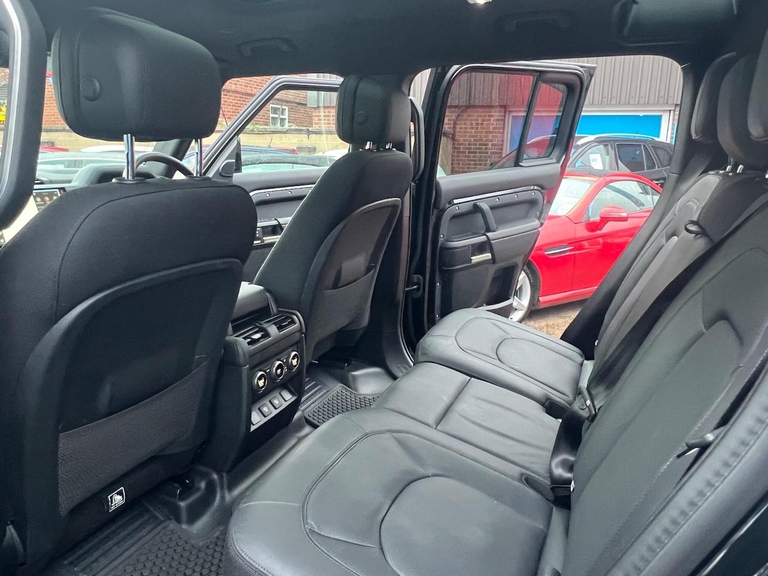 Used Land Rover Defender 110 for sale - 76997667: Photo 36