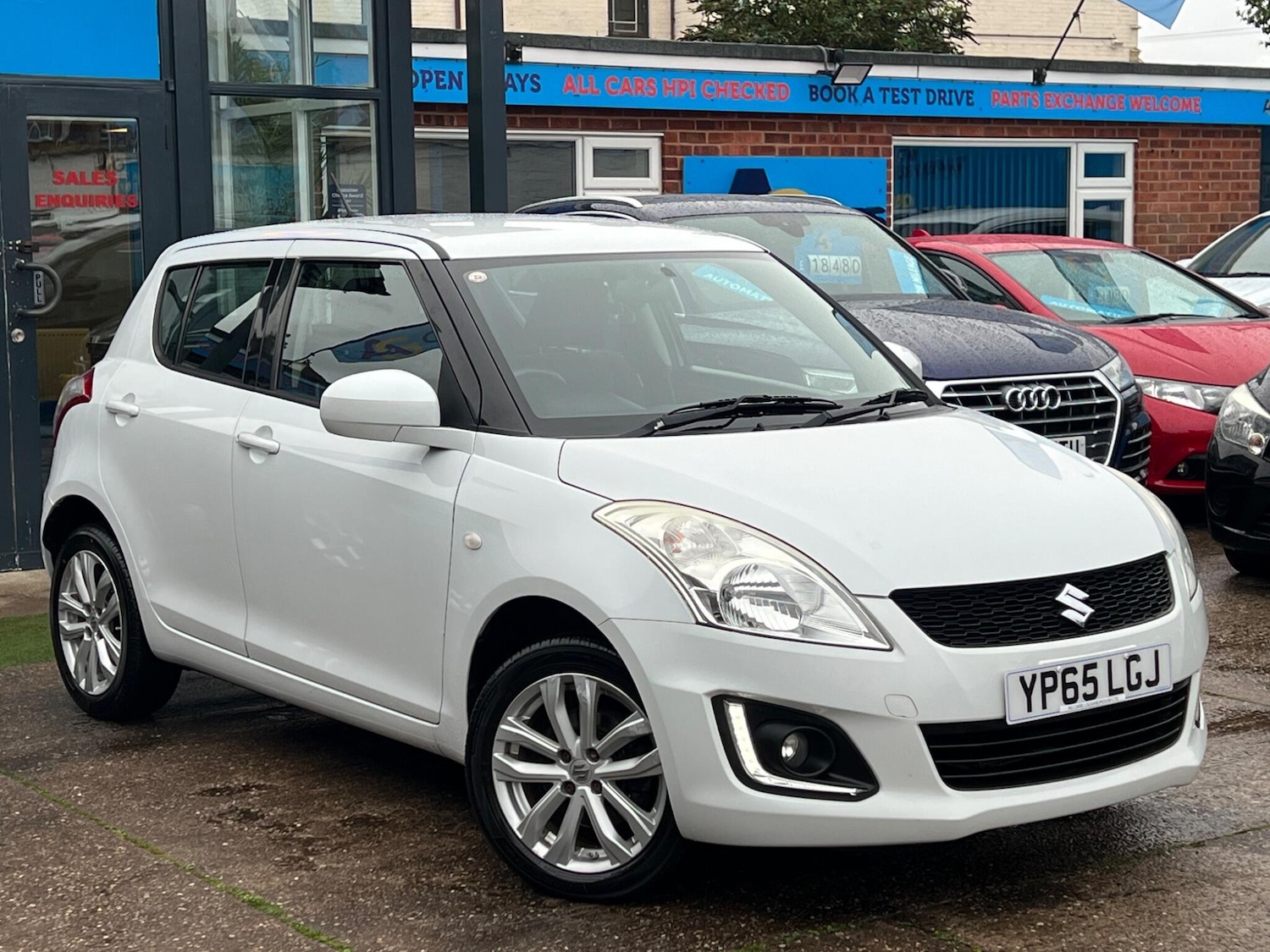Used Suzuki Swift 2015 for sale - 76409050: Photo 1
