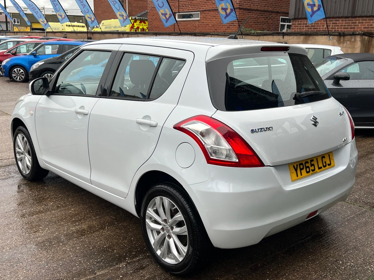 Used Suzuki Swift 2015 for sale - 76409050: Photo 11