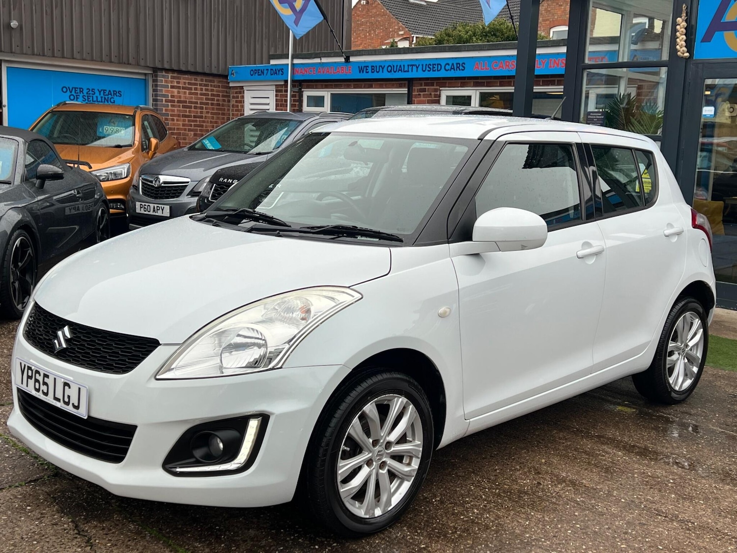 Used Suzuki Swift 2015 for sale - 76409050: Photo 14