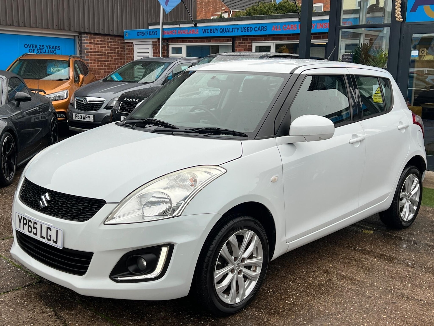 Used Suzuki Swift 2015 for sale - 76409050: Photo 39