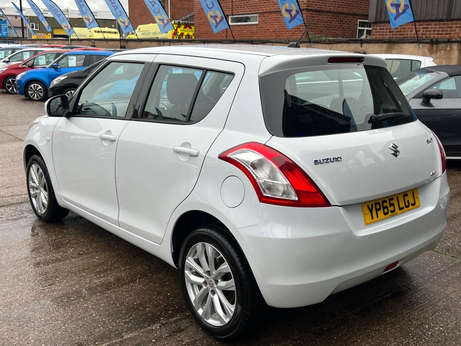 Used Suzuki Swift 2015 for sale - 76409050: Photo 42