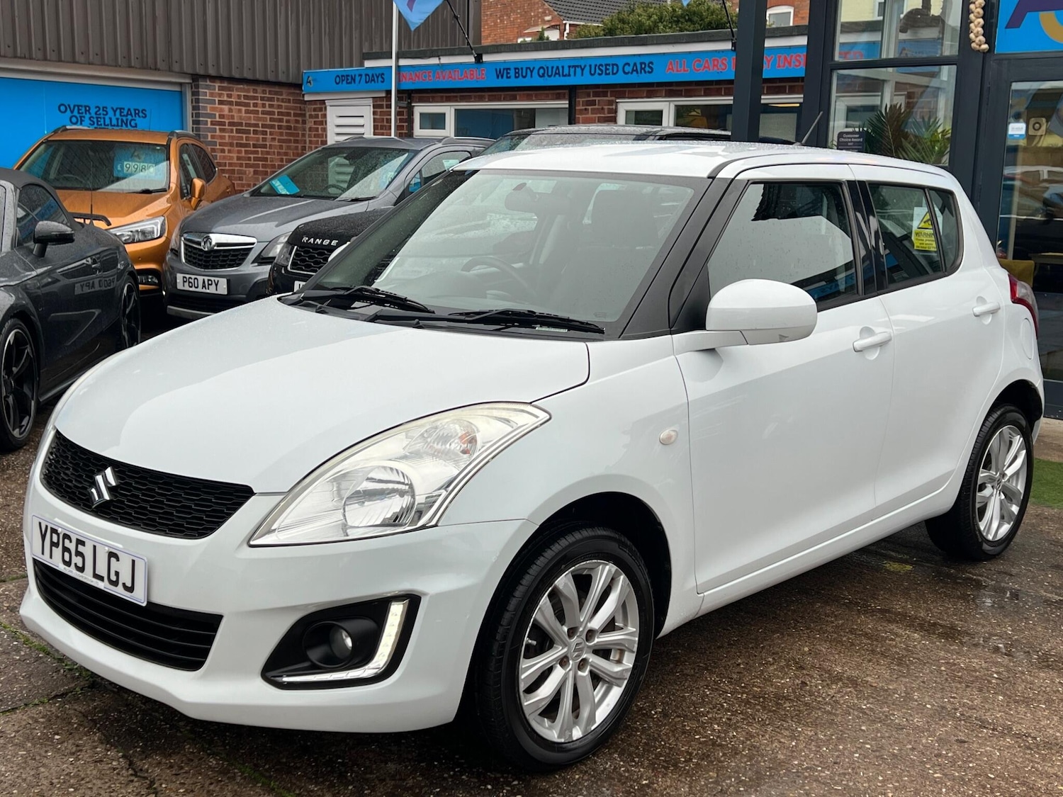 Used Suzuki Swift 2015 for sale - 76409050: Photo 52