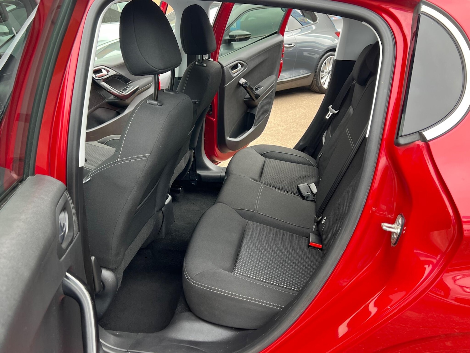 Used Peugeot 208 2019 for sale - 76994159: Photo 5