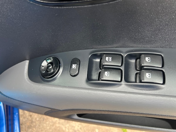 Used Hyundai i10 2011 for sale - 75401633: Photo 33