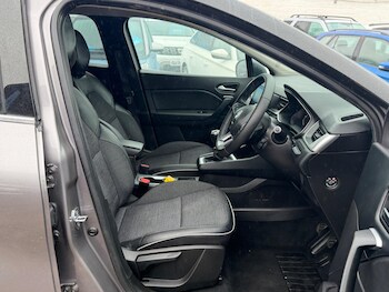Used Renault Captur 2021 for sale - 77524761: Photo
