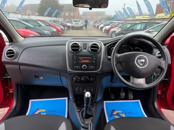 Used Dacia Sandero Stepway 2014 for sale - 76259352: Photo 2
