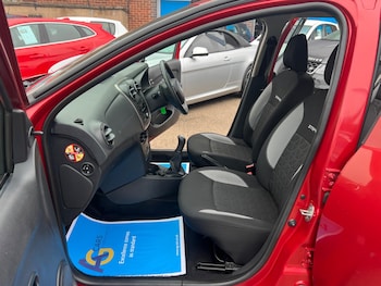 Used Dacia Sandero Stepway 2014 for sale - 76259352: Photo 4
