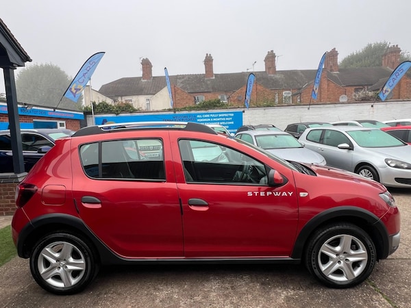 Used Dacia Sandero Stepway 2014 for sale - 76259352: Photo 8