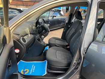 Used Hyundai i10 2011 for sale - 76377419: Photo