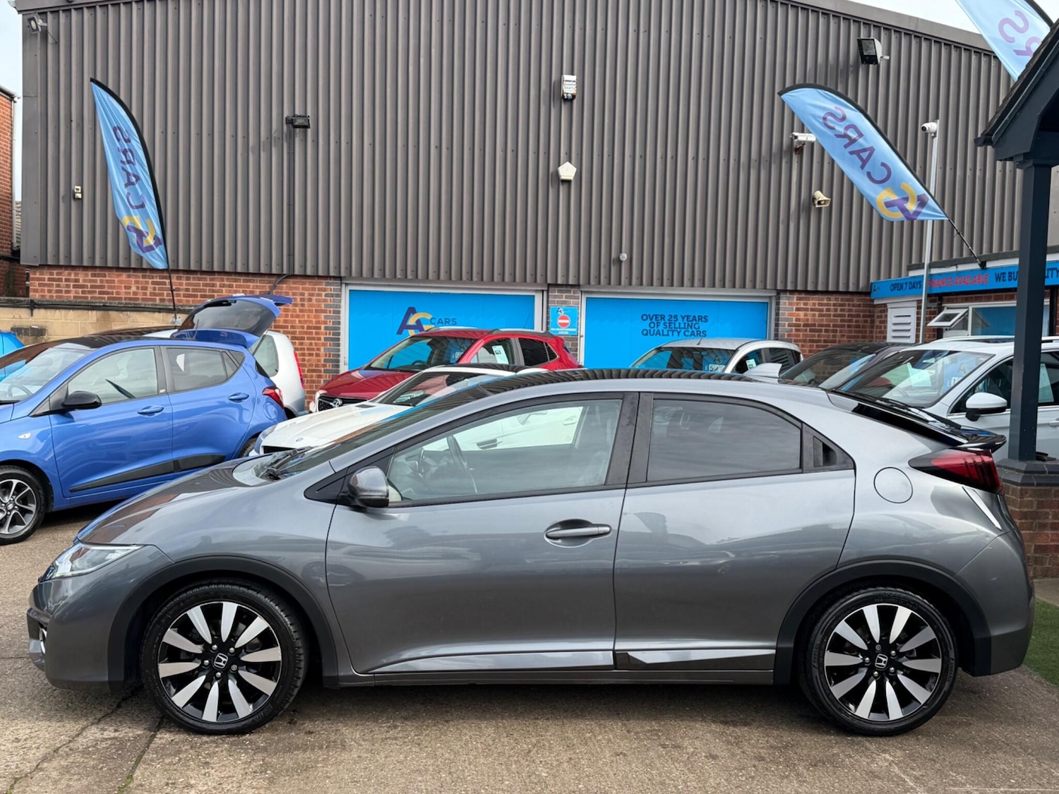 Used Honda Civic 2015 for sale - 77970543: Photo 50