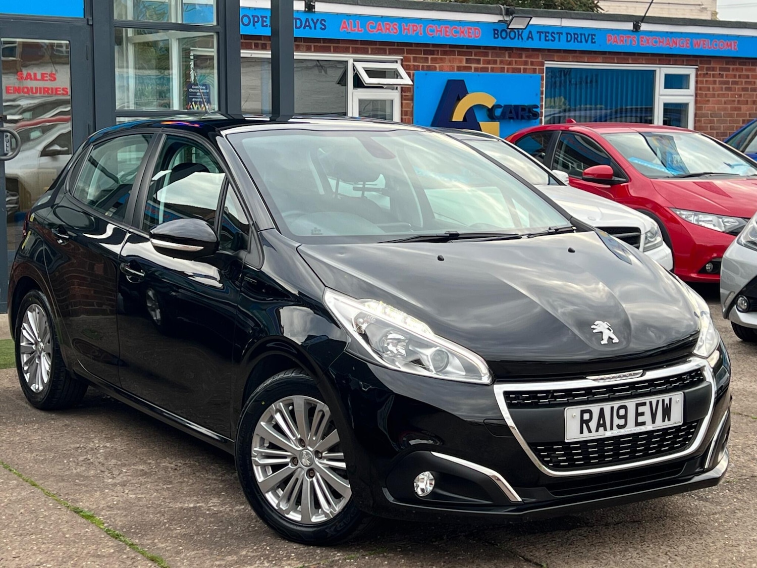 Used Peugeot 208 2019 for sale - 76071759: Photo 42