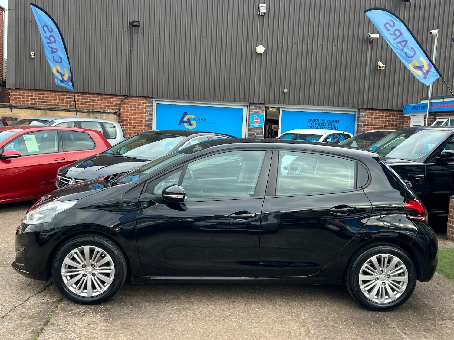 Used Peugeot 208 2019 for sale - 76071759: Photo 9