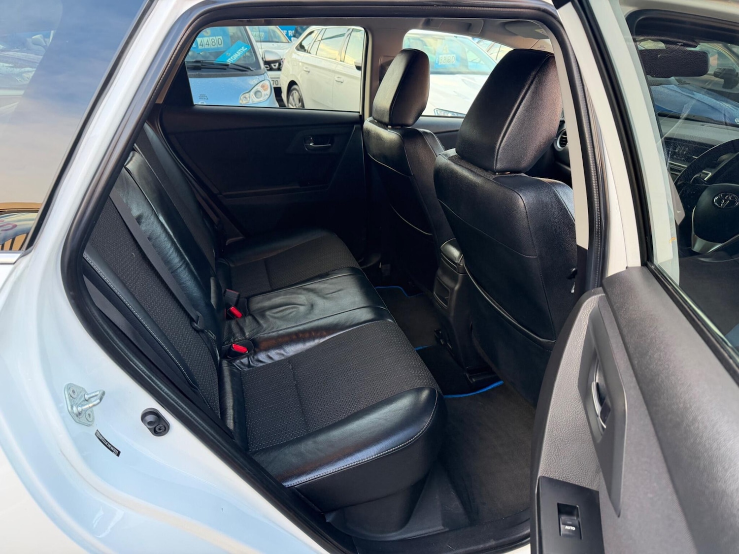 Used Toyota Auris 2014 for sale - 77511365: Photo 35