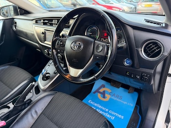 Used Toyota Auris 2014 for sale - 77511365: Photo