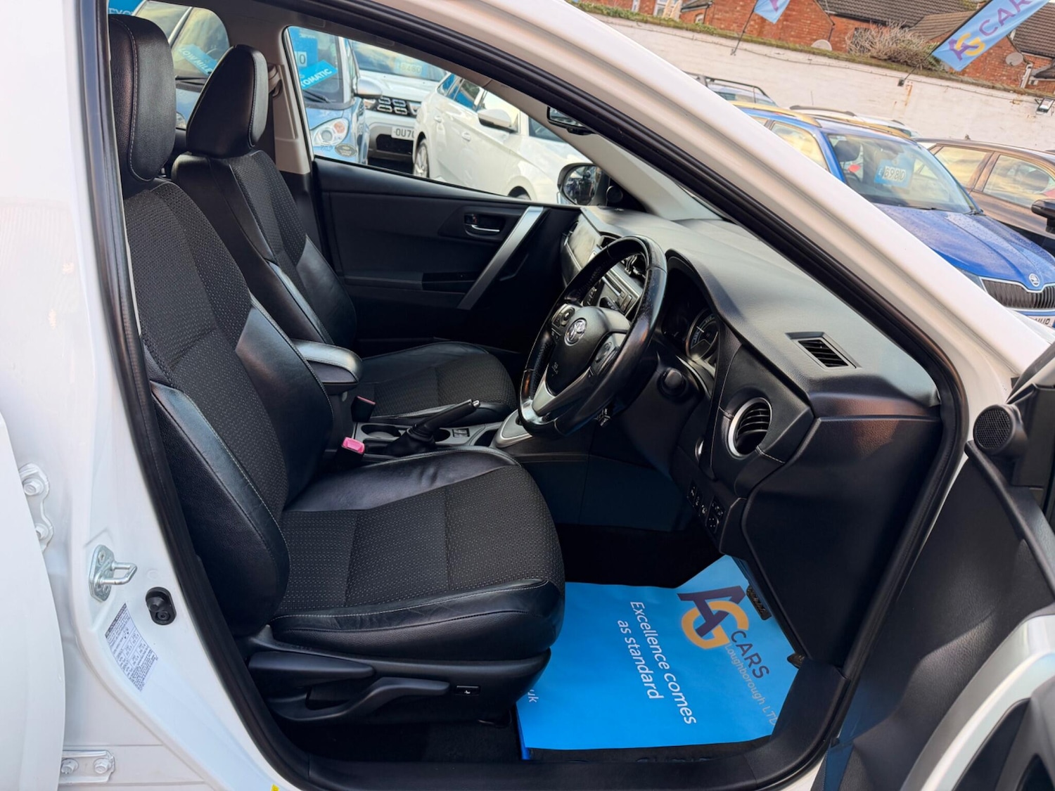 Used Toyota Auris 2014 for sale - 77511365: Photo 43