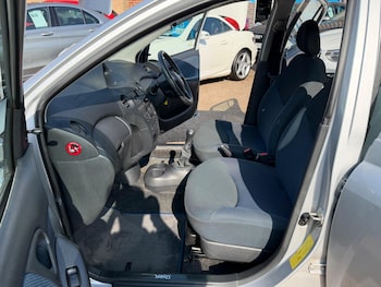 Used Toyota Yaris 2005 for sale - 79247545: Photo