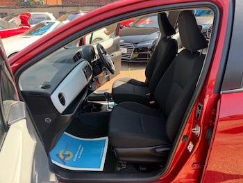 Used Toyota Yaris 2013 for sale - 79496155: Photo