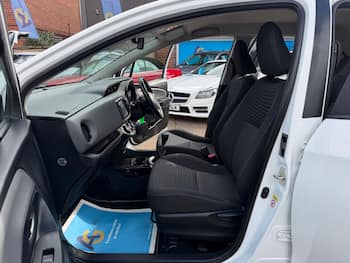 Used Toyota Yaris 2017 for sale - 79794354: Photo