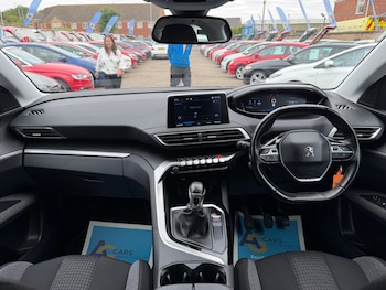 Used Peugeot 3008 2019 for sale - 79495875: Photo