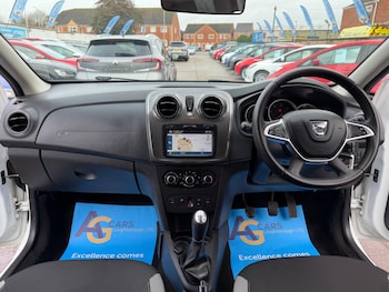 Used Dacia Sandero Stepway 2017 for sale - 77509814: Photo