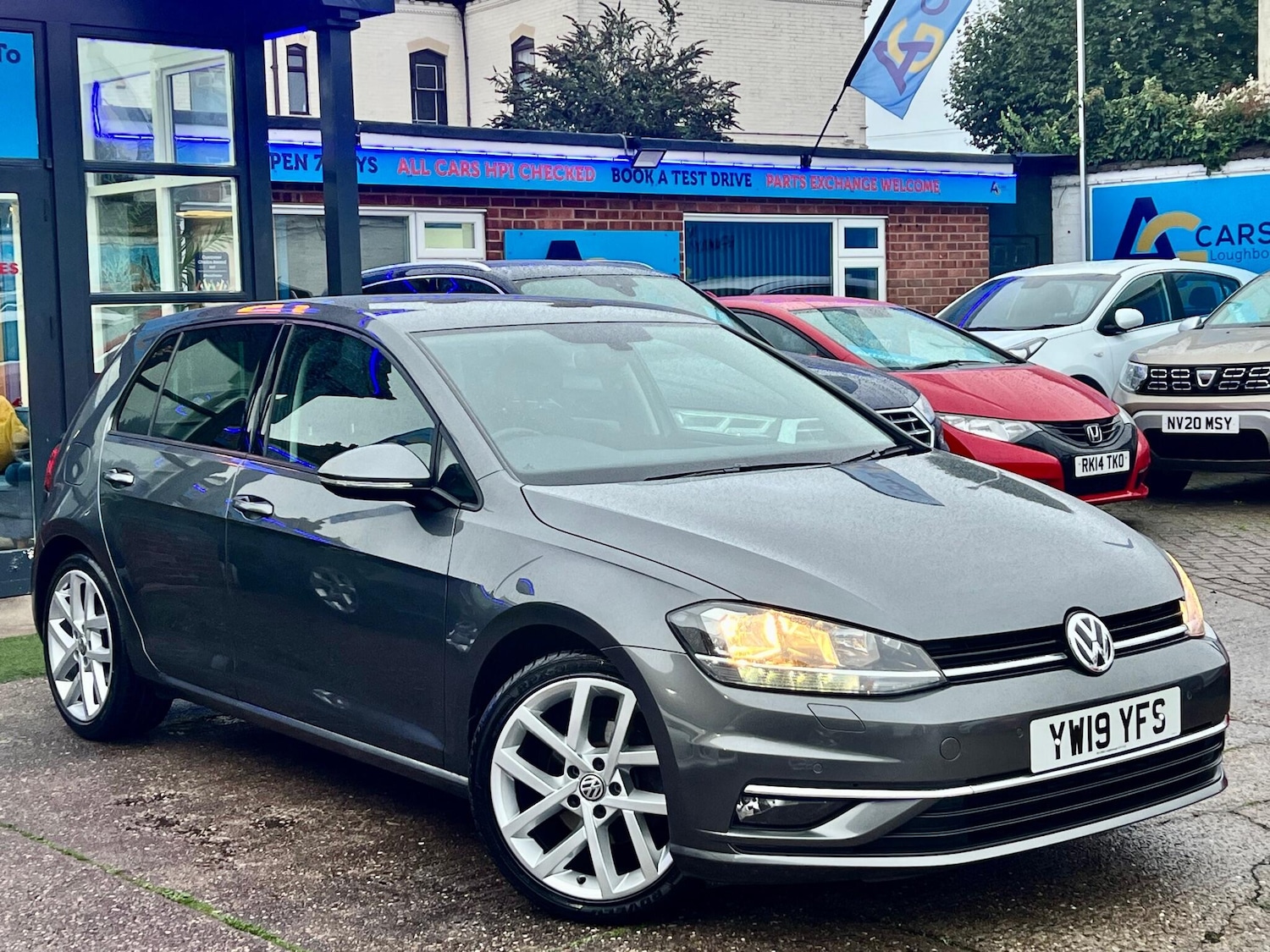 Used Volkswagen Golf for sale - 76701405: Photo 1