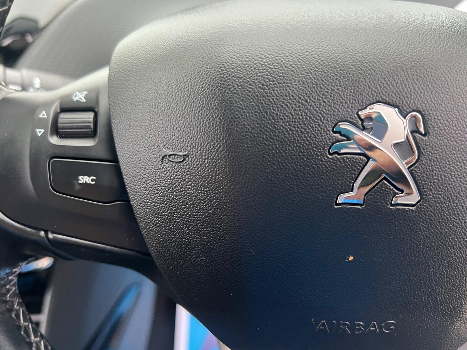 Used Peugeot 2008 2017 for sale - 76099237: Photo 26