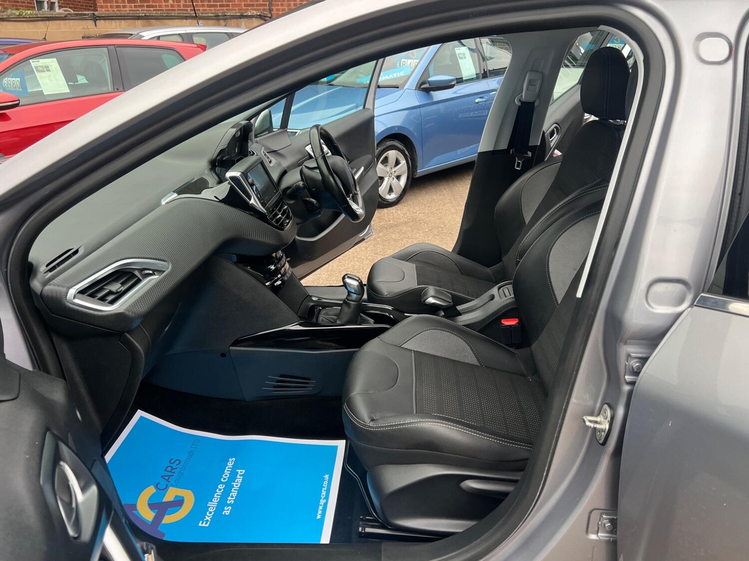 Used Peugeot 2008 2017 for sale - 76099237: Photo 4