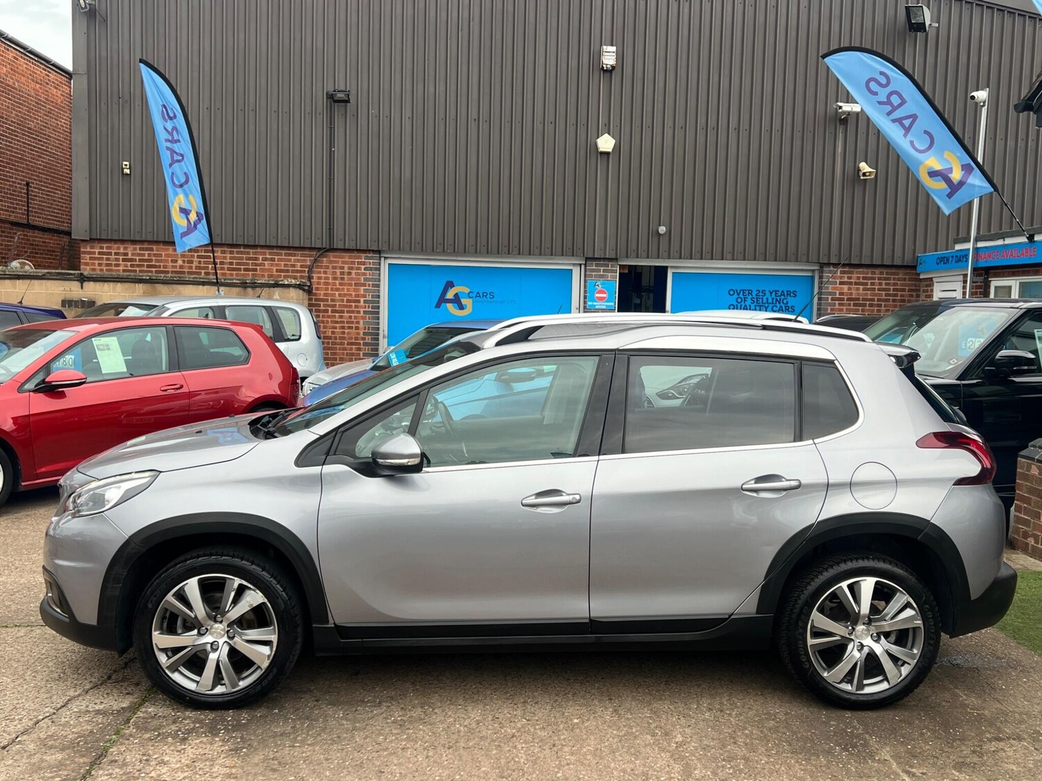 Used Peugeot 2008 2017 for sale - 76099237: Photo 53