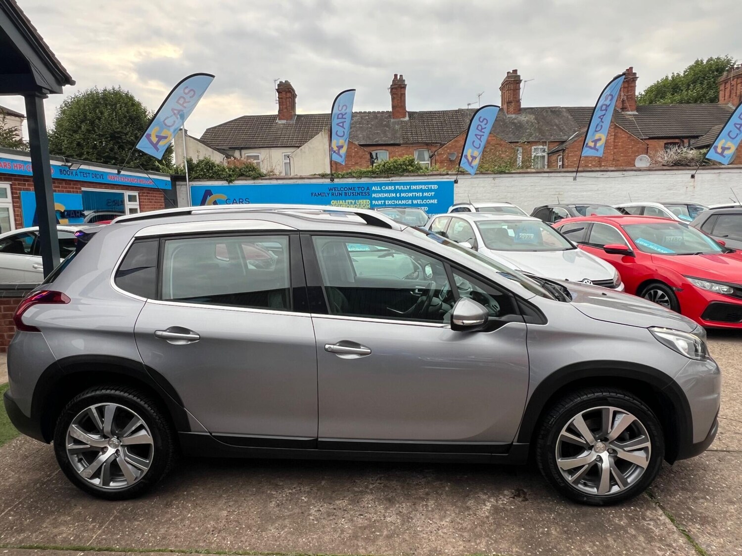 Used Peugeot 2008 2017 for sale - 76099237: Photo 8