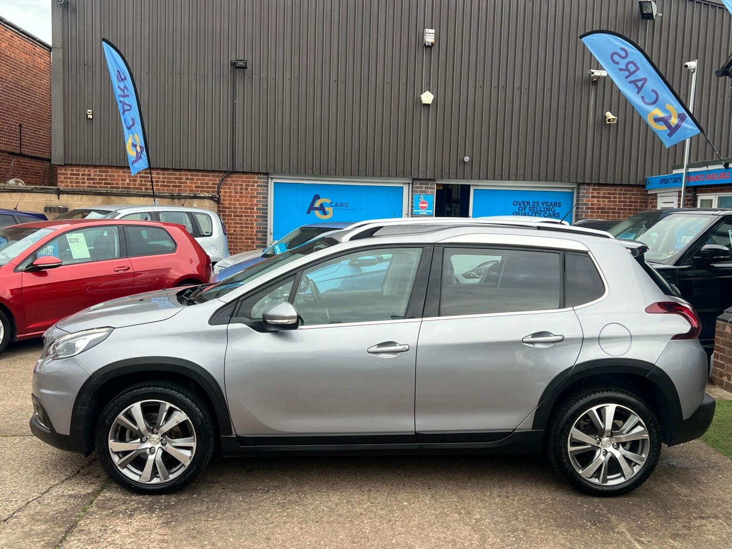 Used Peugeot 2008 2017 for sale - 76099237: Photo 9