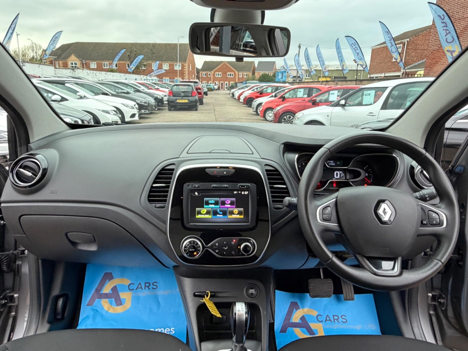 Used Renault Captur 2019 for sale - 78101357: Photo 2