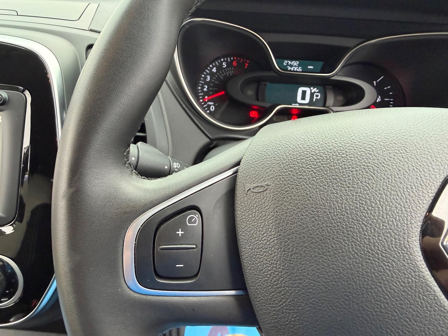 Used Renault Captur 2019 for sale - 78101357: Photo 25