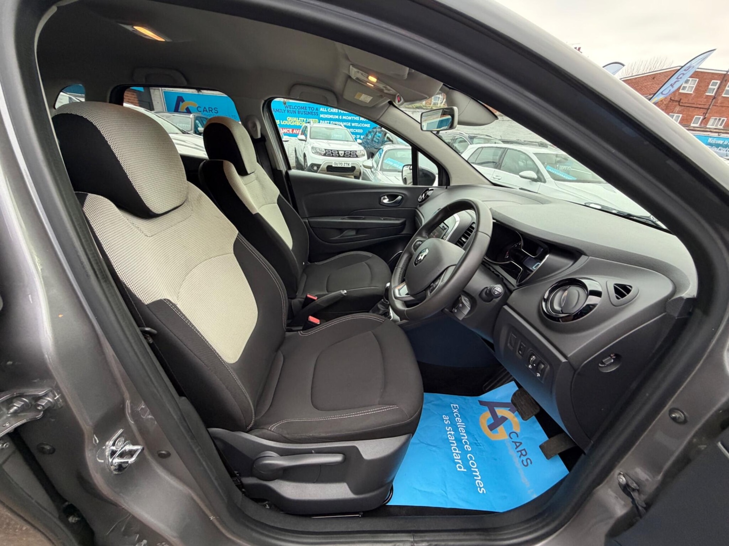 Used Renault Captur 2019 for sale - 78101357: Photo 28