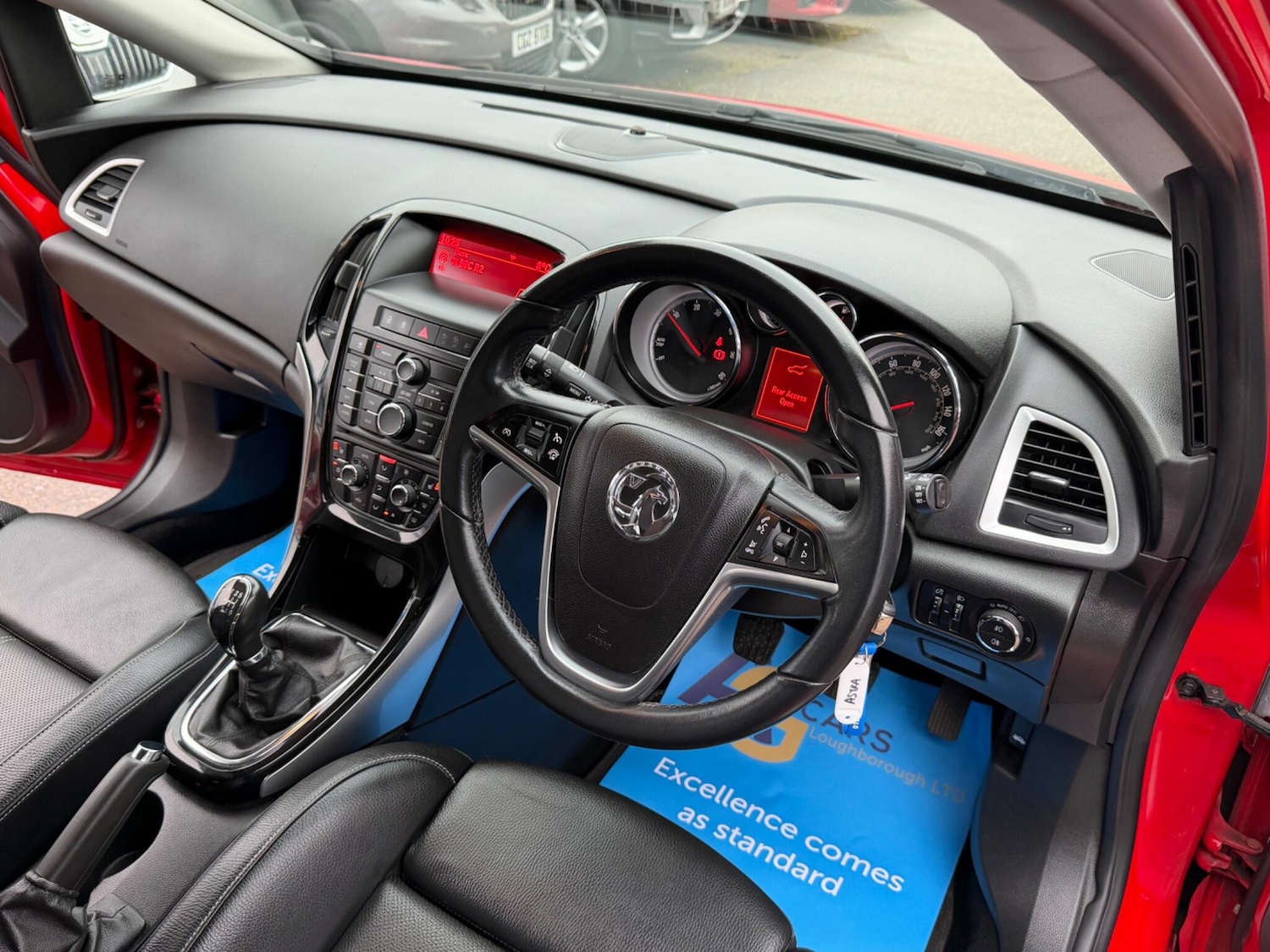 Used Vauxhall Astra 2015 for sale - 77400470: Photo 3