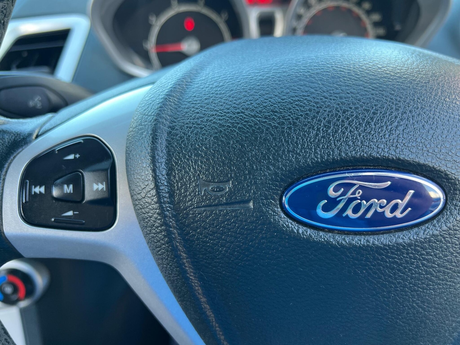 Used Ford Fiesta 2010 for sale - 76424835: Photo 26