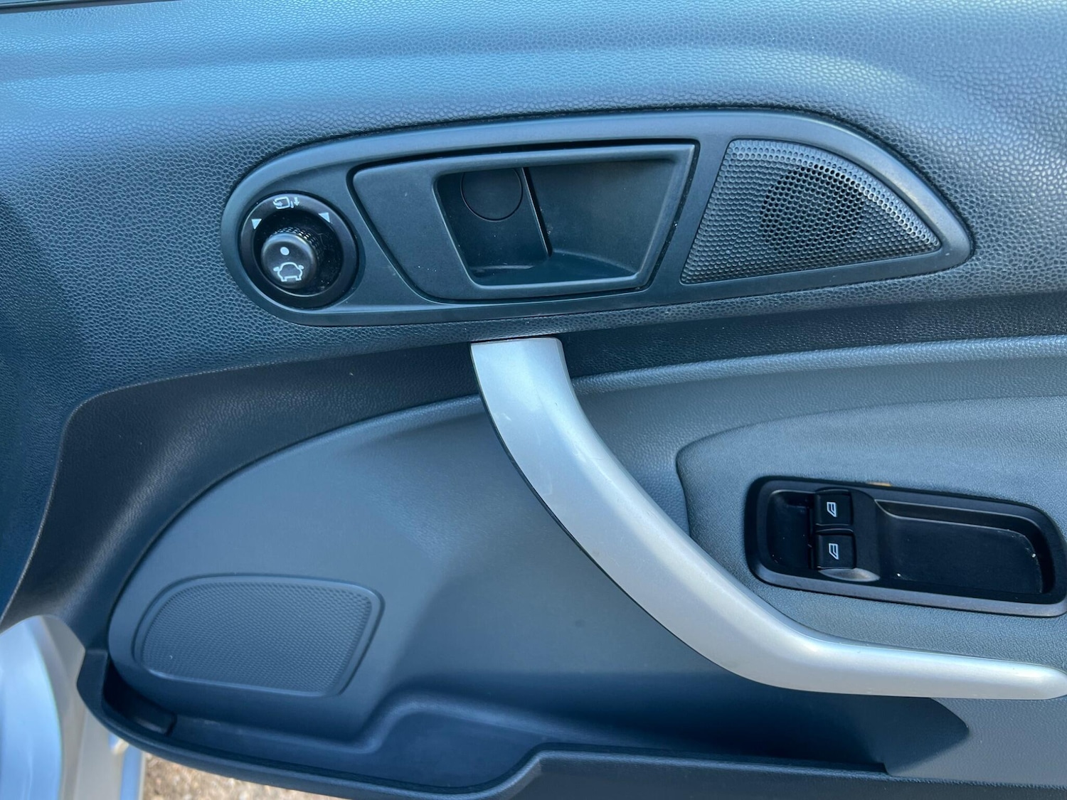 Used Ford Fiesta 2010 for sale - 76424835: Photo 29