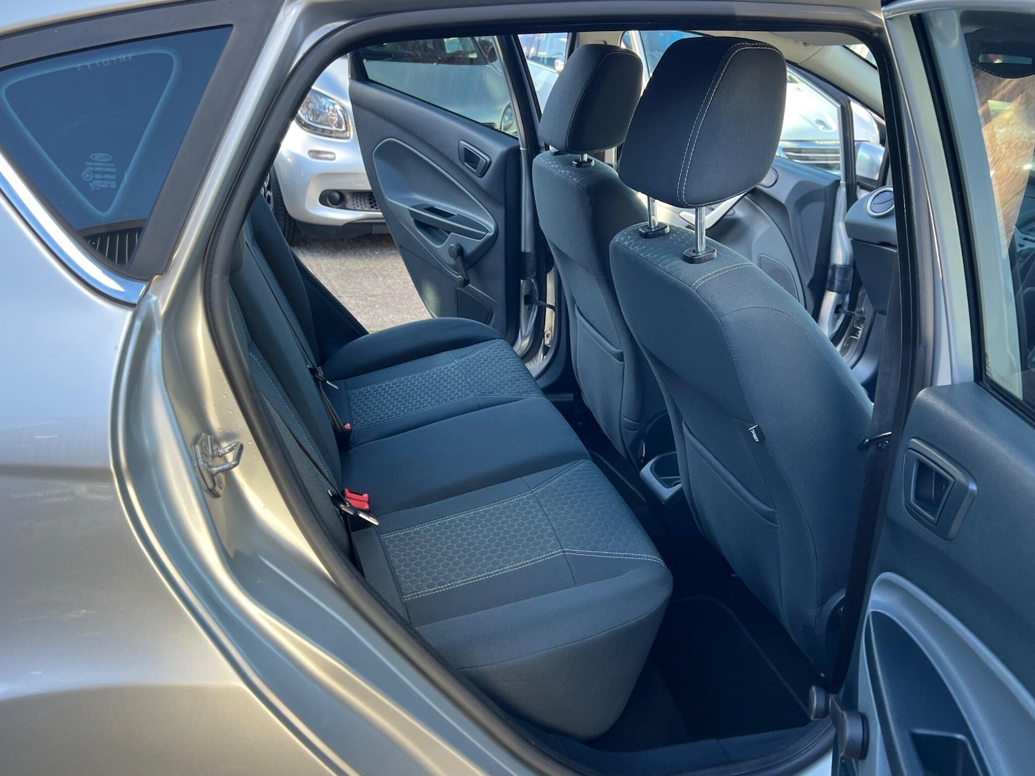 Used Ford Fiesta 2010 for sale - 76424835: Photo 31