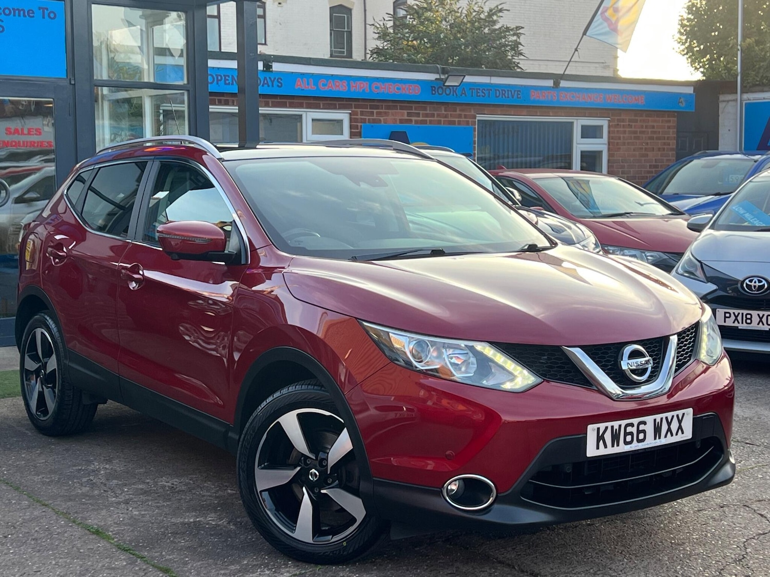 Used Nissan Qashqai 2017 for sale - 76060800: Photo 1