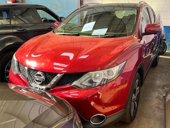 Used Nissan Qashqai 2017 for sale - 76060800: Photo 2