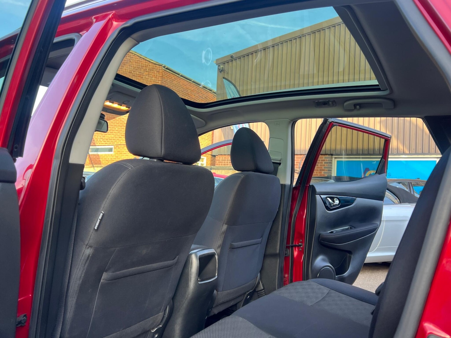 Used Nissan Qashqai 2017 for sale - 76060800: Photo 30