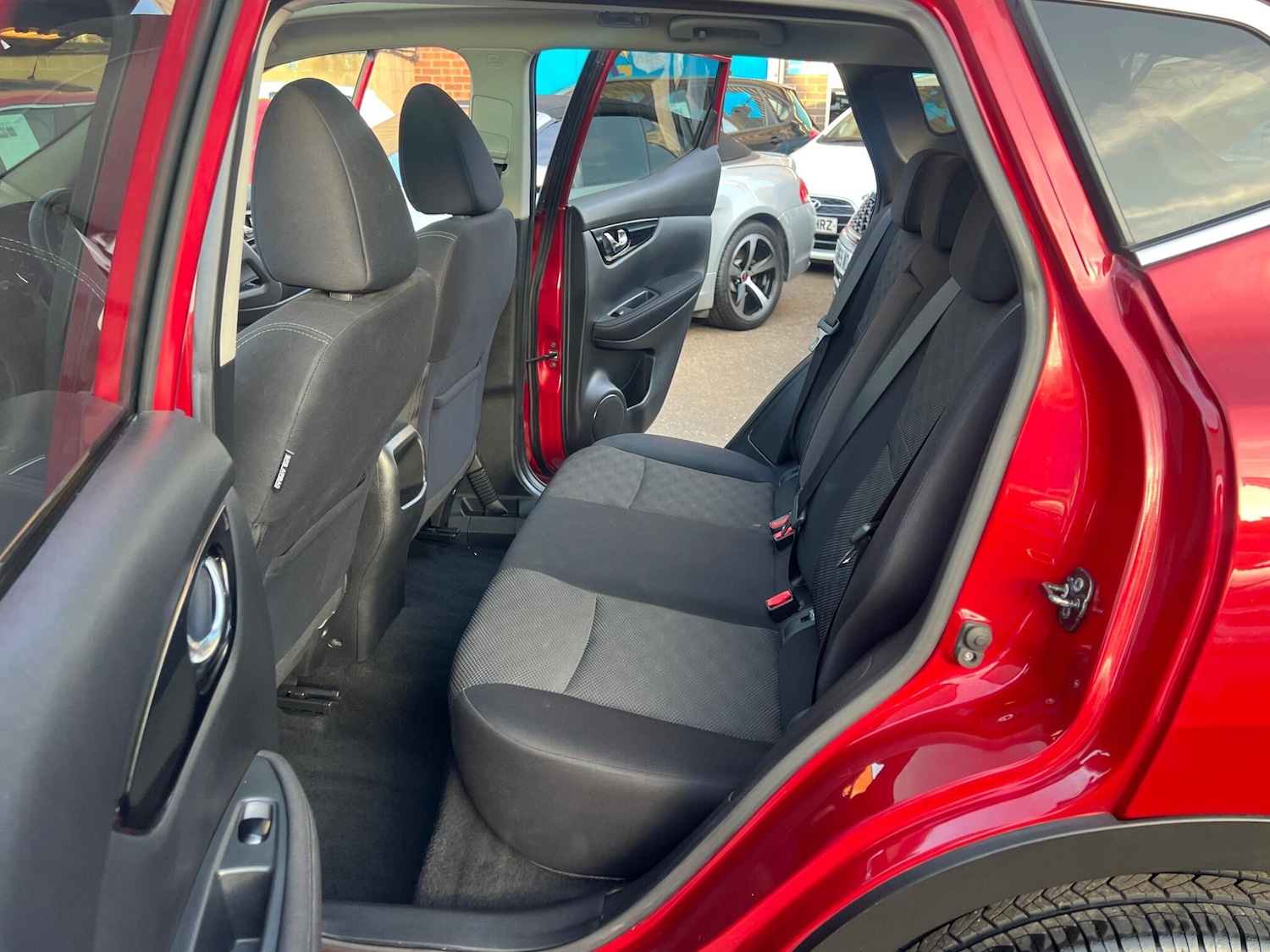 Used Nissan Qashqai 2017 for sale - 76060800: Photo 5