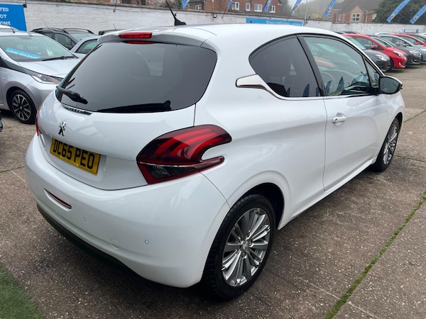 Used Peugeot 208 2015 for sale - 76259677: Photo 10