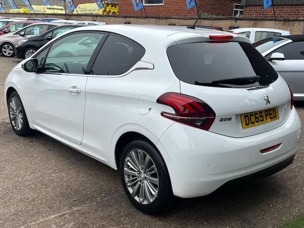 Used Peugeot 208 2015 for sale - 76259677: Photo 16