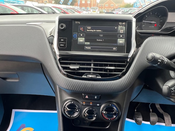 Used Peugeot 208 2015 for sale - 76259677: Photo 22