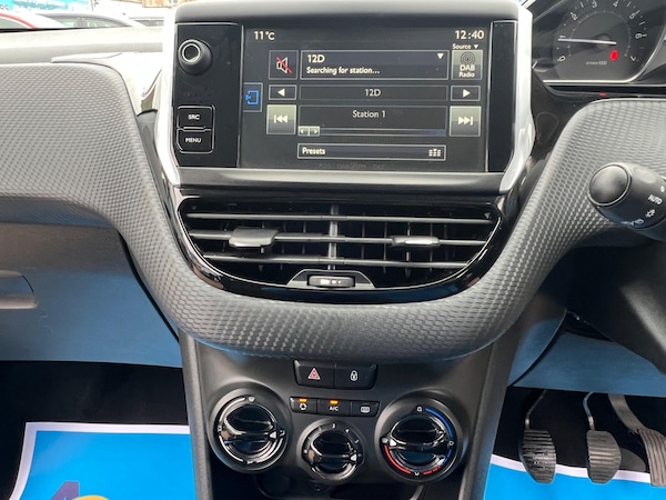 Used Peugeot 208 2015 for sale - 76259677: Photo 25