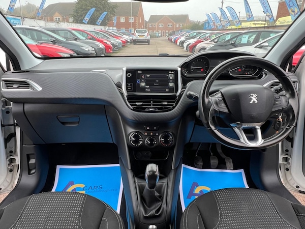 Used Peugeot 208 2015 for sale - 76259677: Photo 31